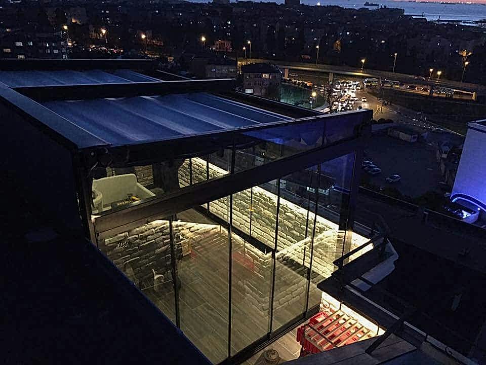 maltepe-cam-balkon-kis-bahcesi-modelleri