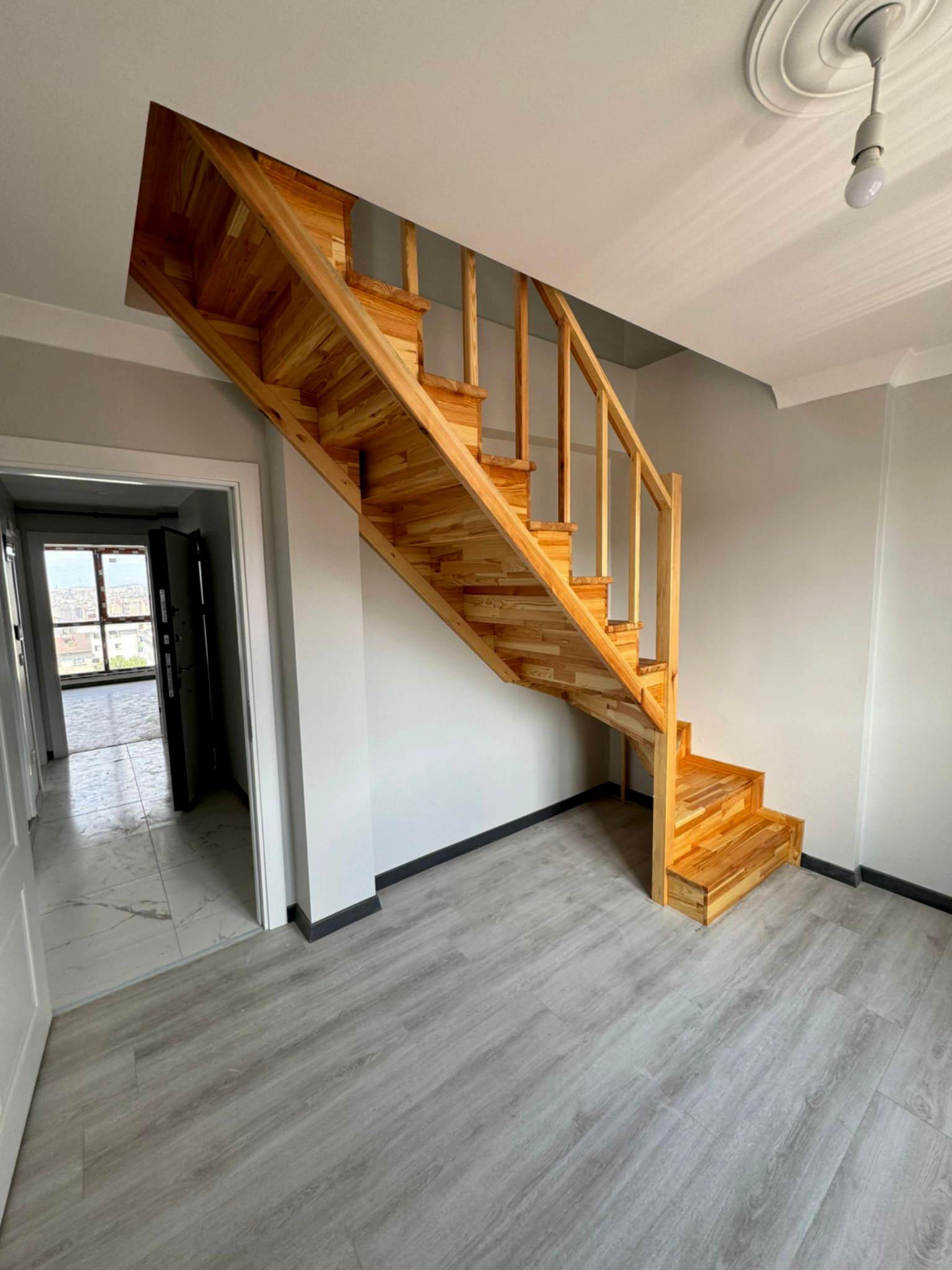 maltepe-ahsap-merdiven-modelleri