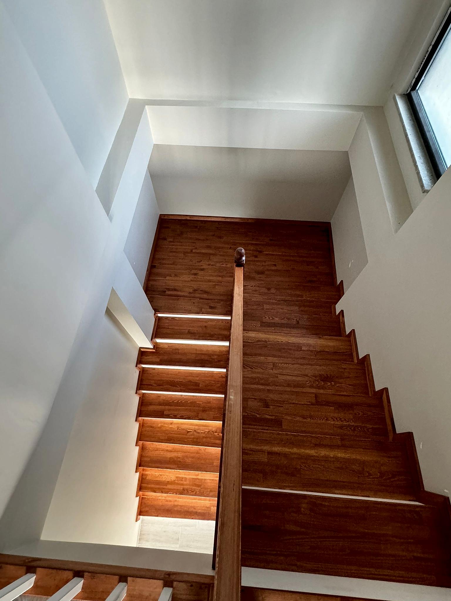 maltepe-ahsap-merdiven-modelleri