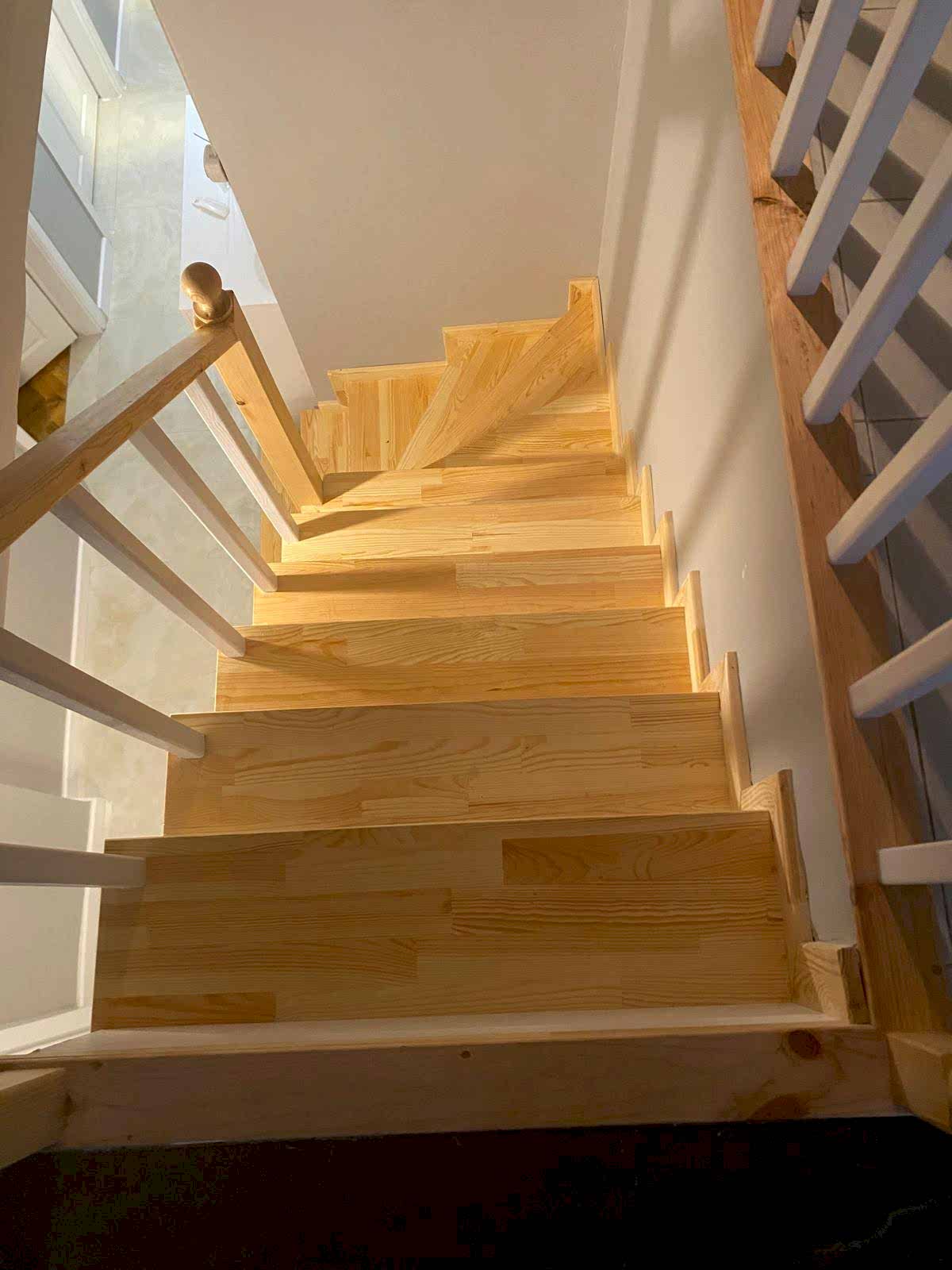 maltepe-ahsap-merdiven-modelleri