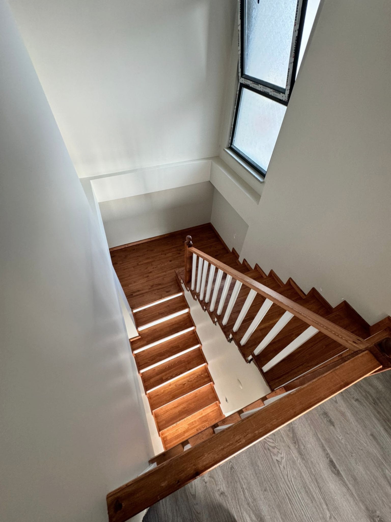 maltepe-ahsap-merdiven-modelleri