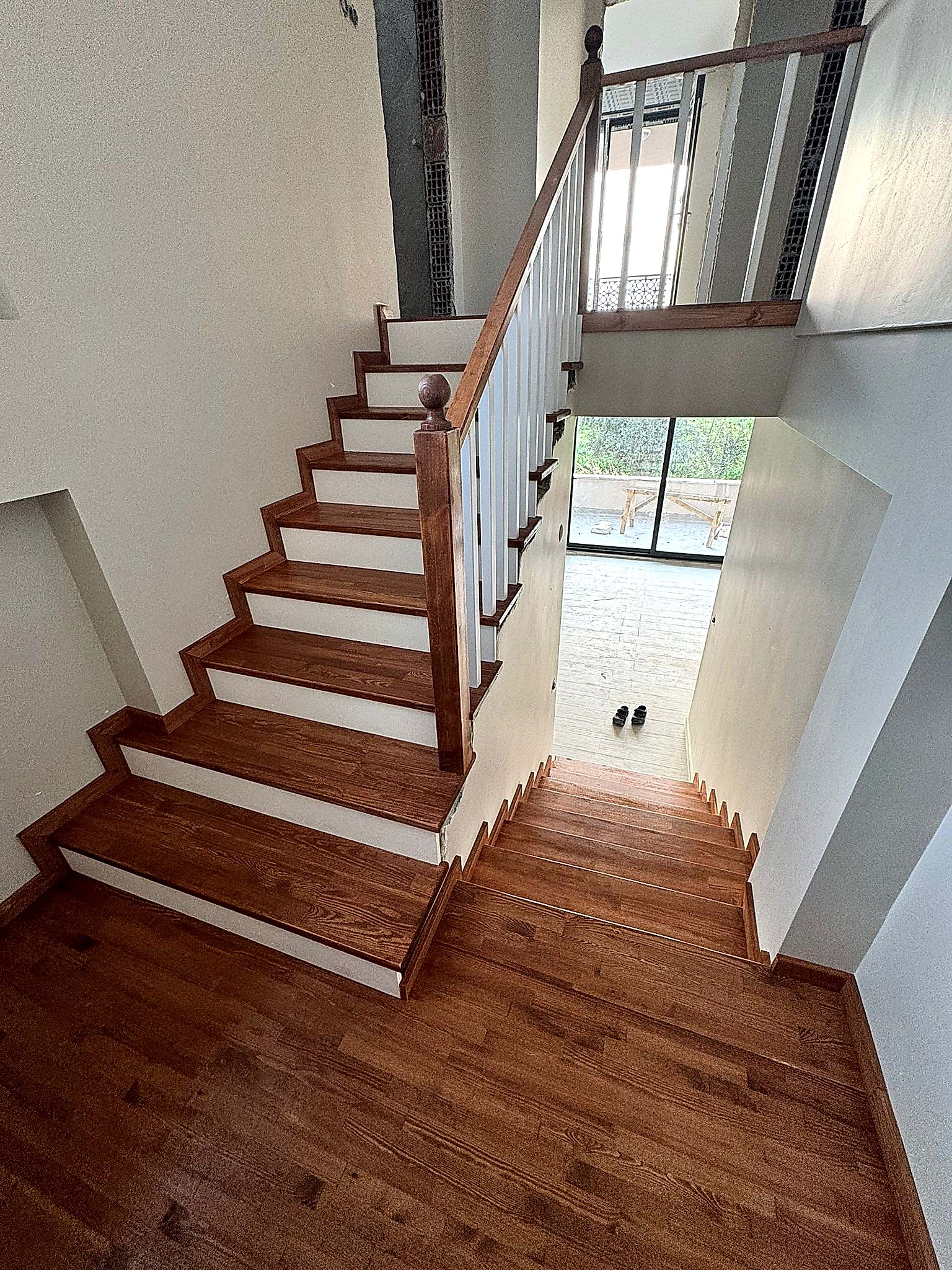 maltepe-ahsap-merdiven-modelleri