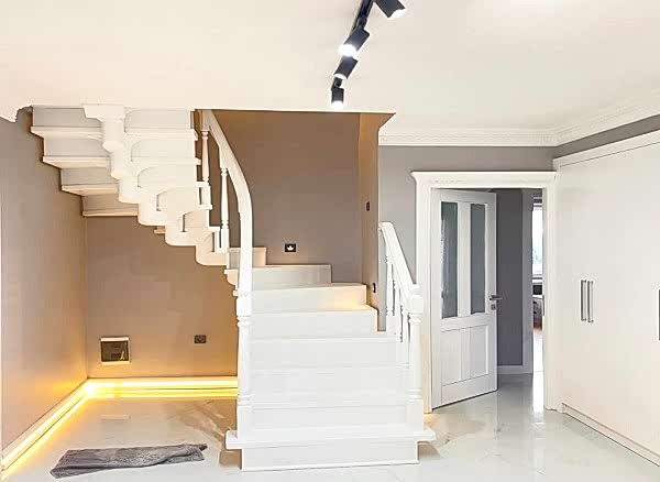 maltepe-ahşap-merdiven-modelleri